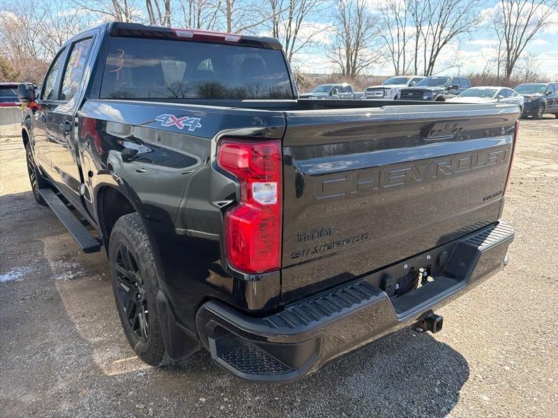 Chevrolet Silverado 1500 Custom Crew Cab 4WD 2023