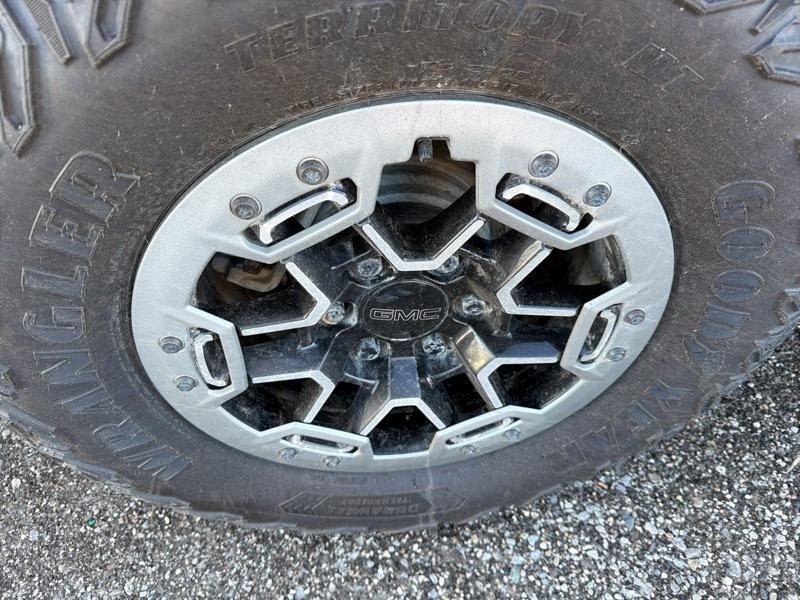 GMC Canyon AT4X Crew Cab 4WD 2023