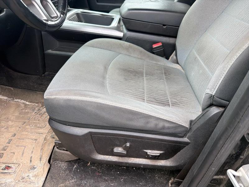 RAM 1500 SLT Quad Cab 4WD 2021