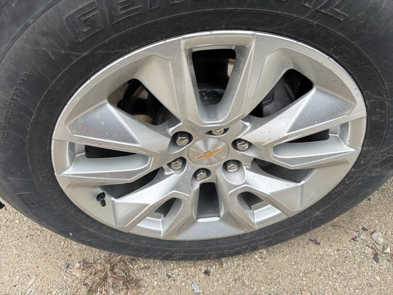 Chevrolet Silverado 1500 Custom Crew Cab 4WD 2024