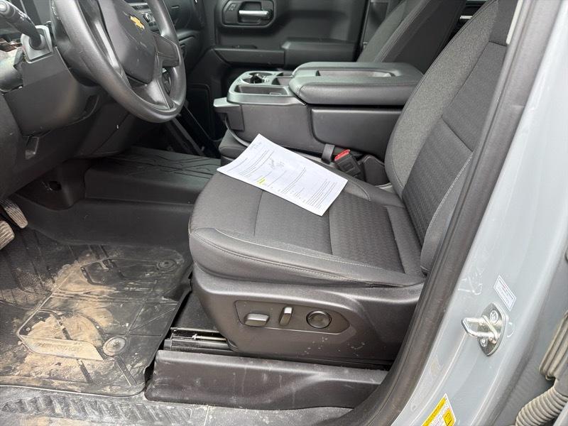 Chevrolet Silverado 1500 Custom Crew Cab 4WD 2024