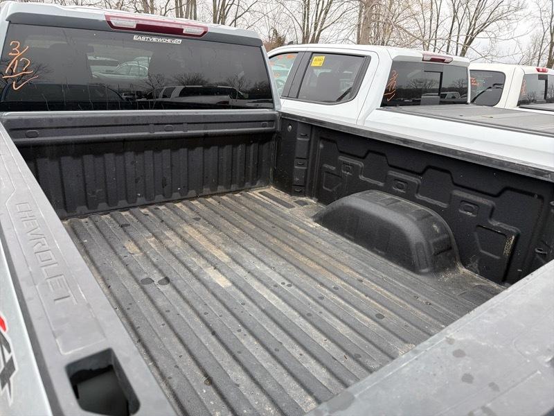 Chevrolet Silverado 1500 Custom Crew Cab 4WD 2024