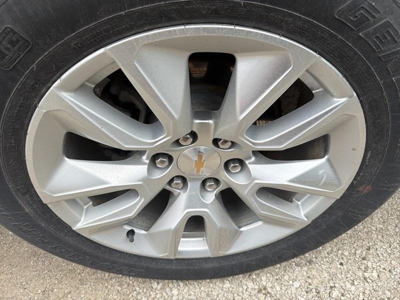 Chevrolet Silverado 1500 Custom Crew Cab 4WD 2024