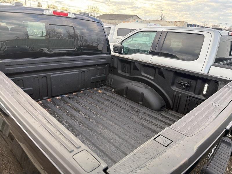 Ford F-150 XLT SuperCrew 4WD 2024