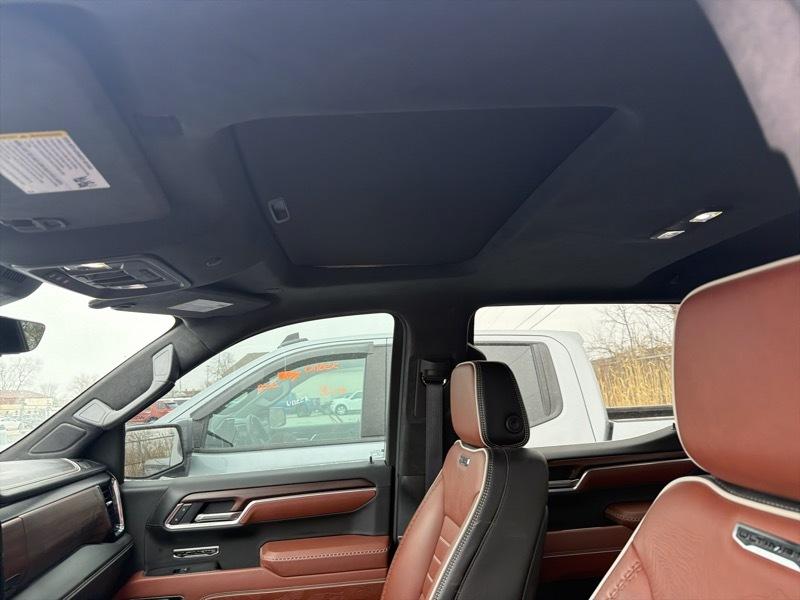 GMC Sierra 1500 Denali Ultimate Crew Cab 4WD 2025