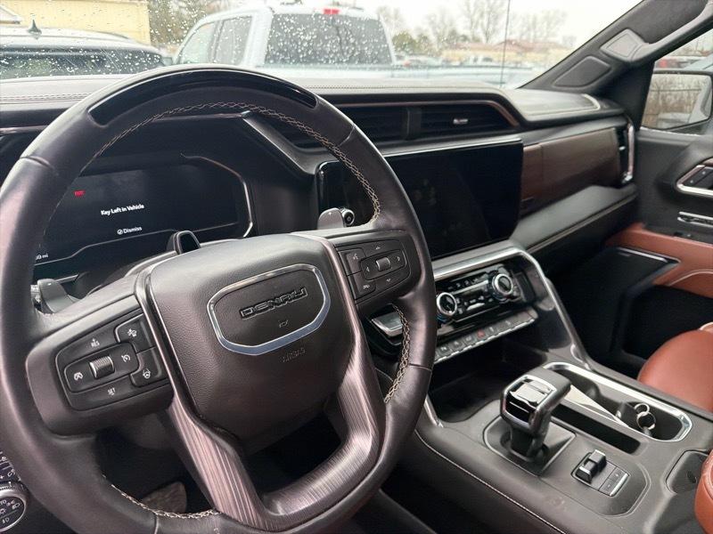 GMC Sierra 1500 Denali Ultimate Crew Cab 4WD 2025