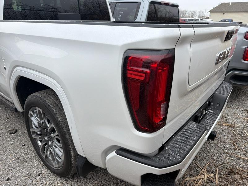 GMC Sierra 1500 Denali Ultimate Crew Cab 4WD 2025