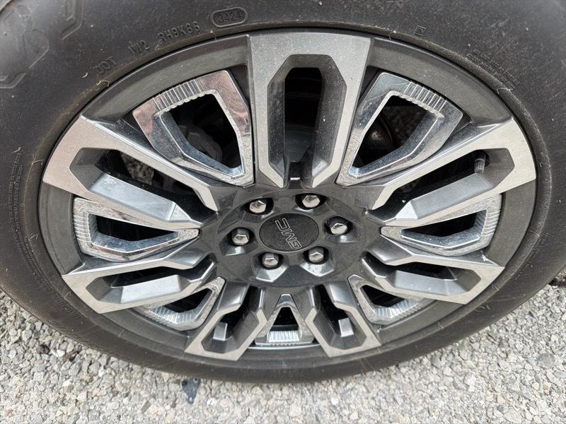 GMC Sierra 1500 Denali Ultimate Crew Cab 4WD 2025