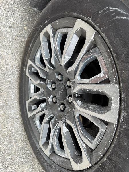 GMC Sierra 1500 Denali Ultimate Crew Cab 4WD 2025