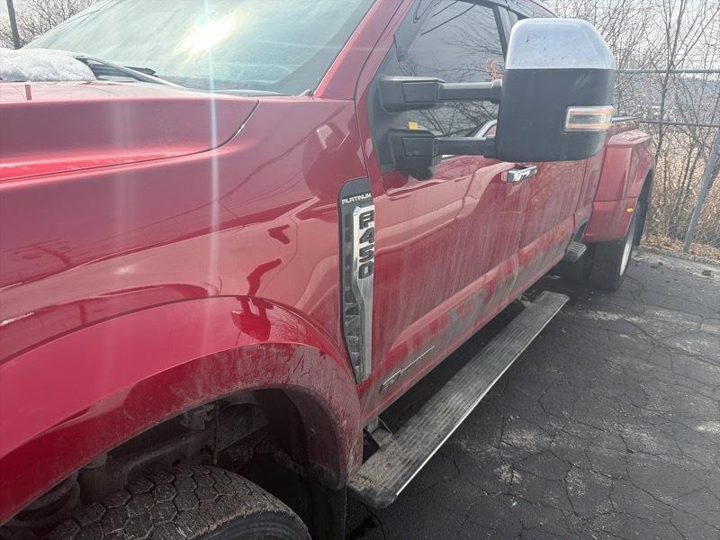 Ford F-450 SD Platinum Crew Cab DRW 4WD 2024