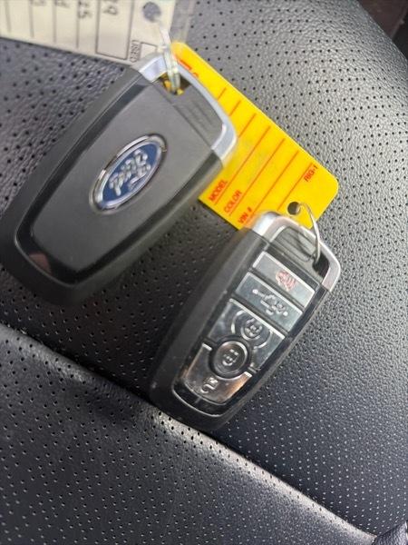 Ford F-150 Lariat SuperCrew 4WD 2025