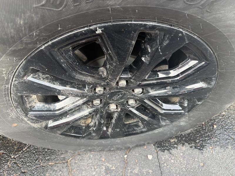 Ford F-150 Lariat SuperCrew 4WD 2025