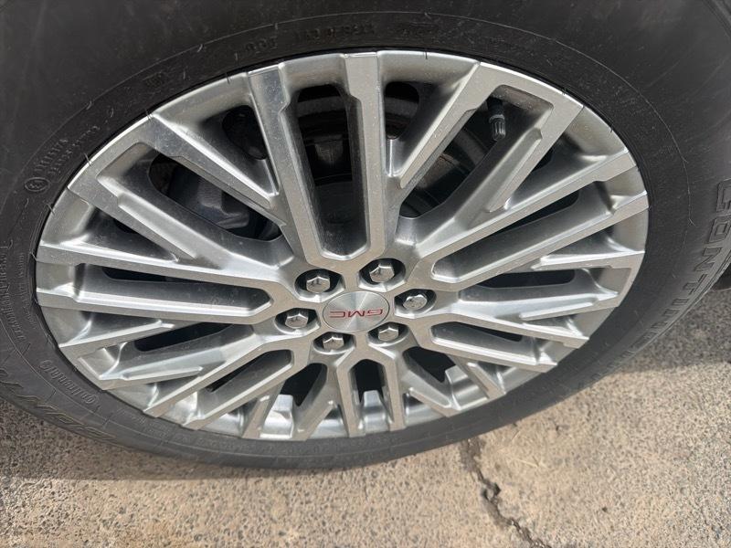 GMC Acadia Denali AWD 2025