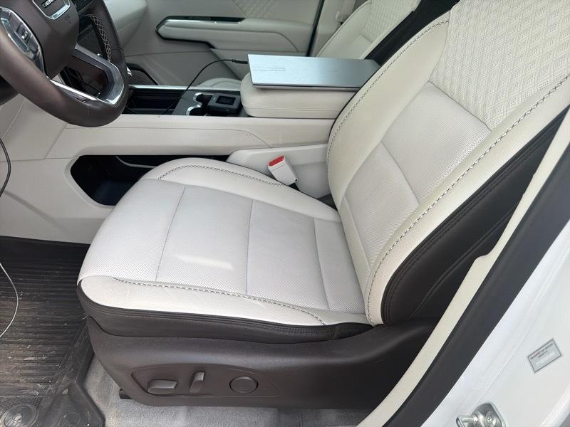 GMC Acadia Denali AWD 2025