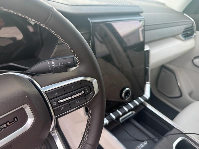 GMC Acadia Denali AWD 2025