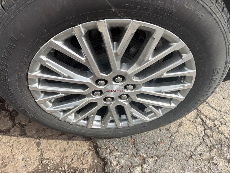 GMC Acadia Denali AWD 2025