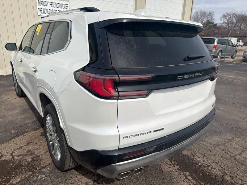 GMC Acadia Denali AWD 2025