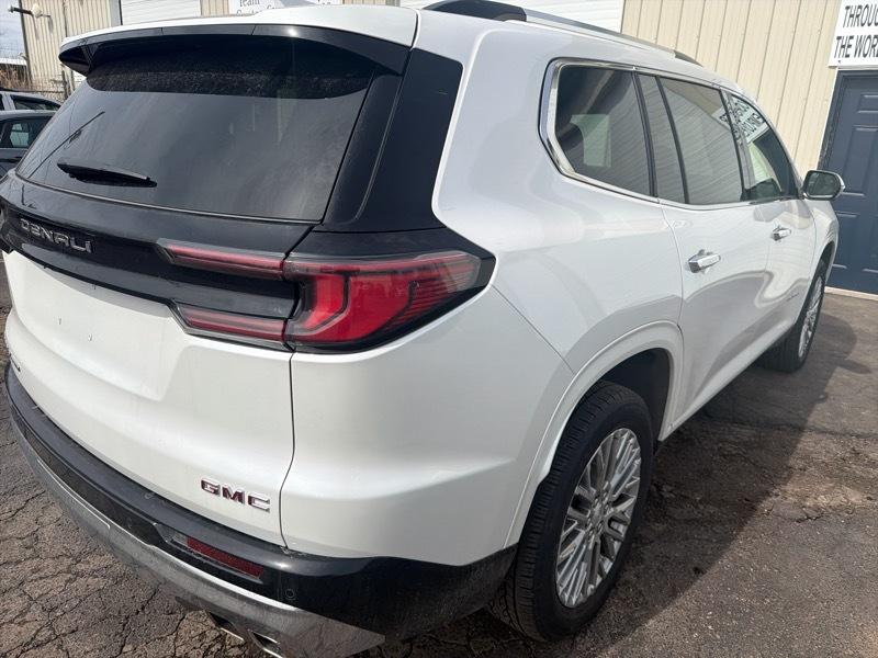GMC Acadia Denali AWD 2025