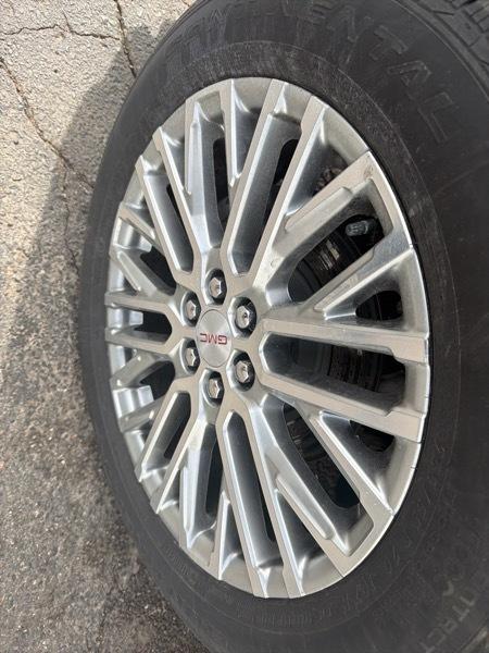 GMC Acadia Denali AWD 2025