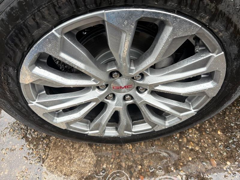 GMC Yukon Denali 4WD 2023