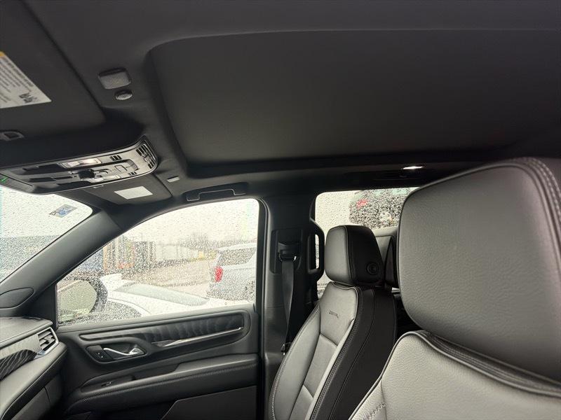 GMC Yukon Denali 4WD 2023