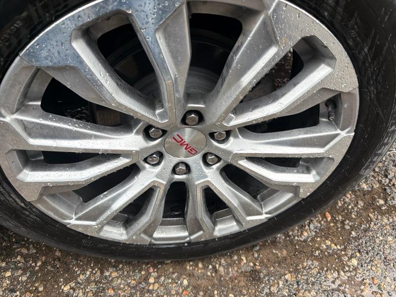 GMC Yukon Denali 4WD 2023