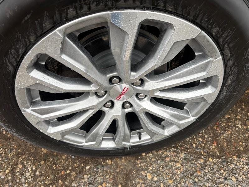 GMC Yukon Denali 4WD 2023