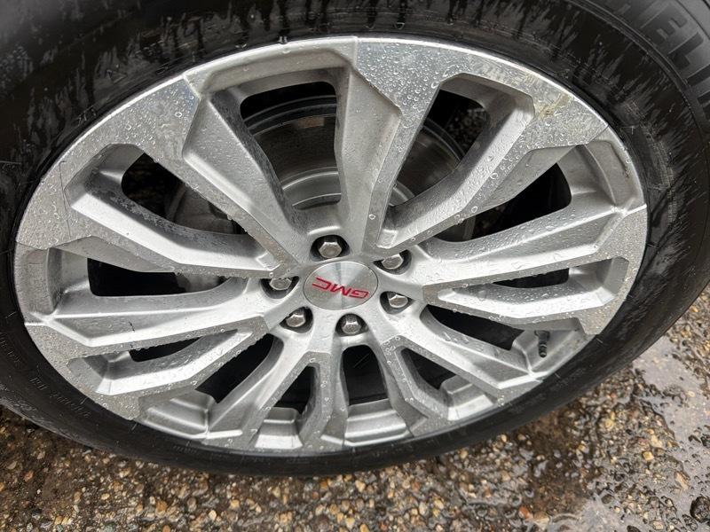 GMC Yukon Denali 4WD 2023