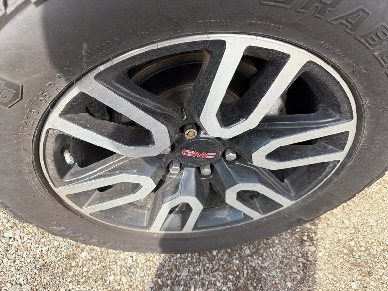 GMC Sierra 1500 Limited AT4 Crew Cab Short Box 4WD 2022