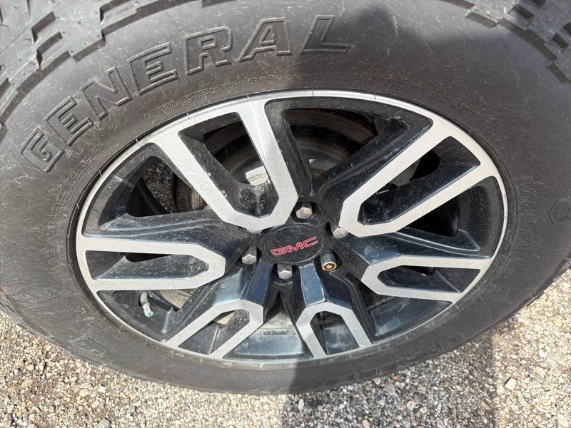 GMC Sierra 1500 Limited AT4 Crew Cab Short Box 4WD 2022