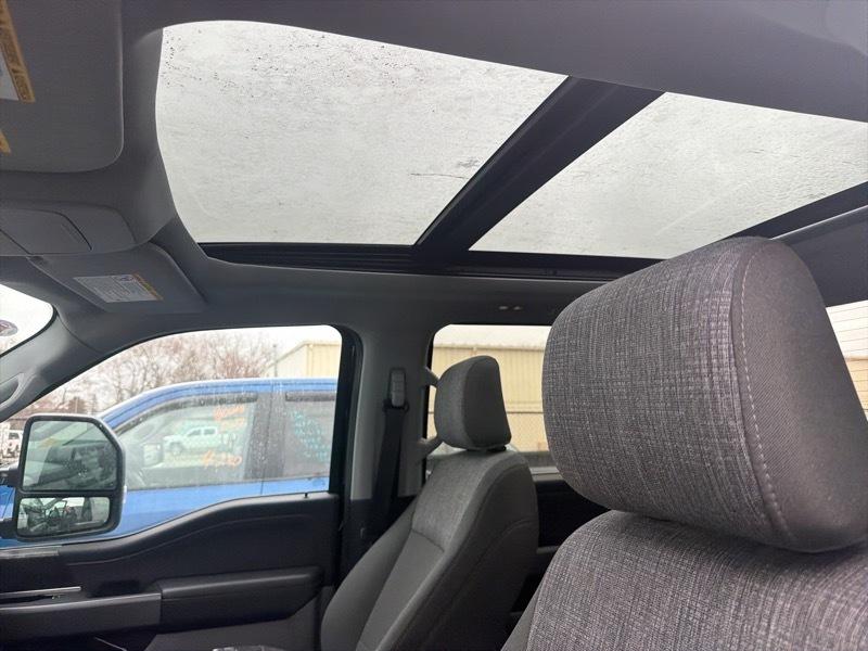 Ford F-350 SD XLT Crew Cab Long Bed 4WD 2025