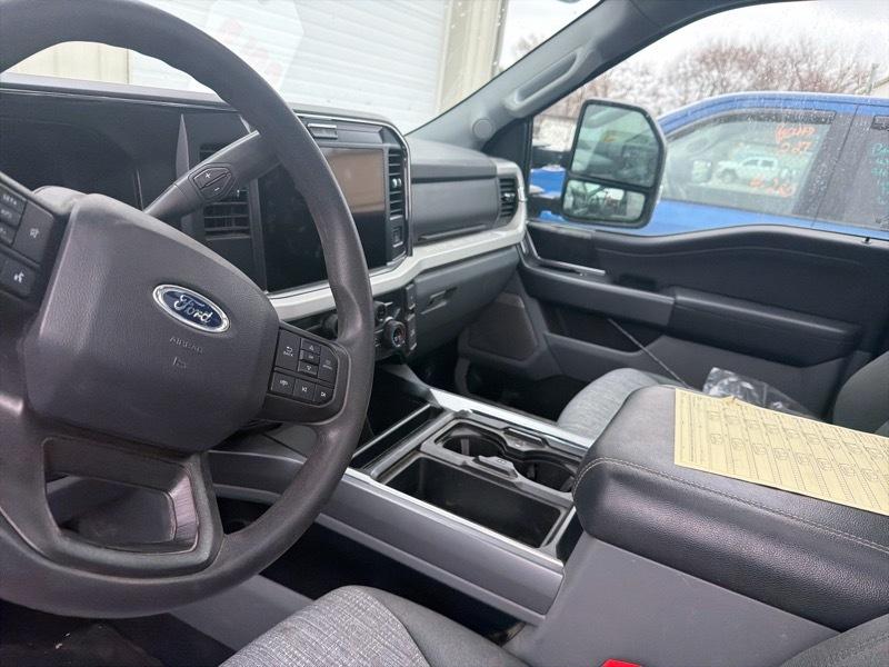 Ford F-350 SD XLT Crew Cab Long Bed 4WD 2025