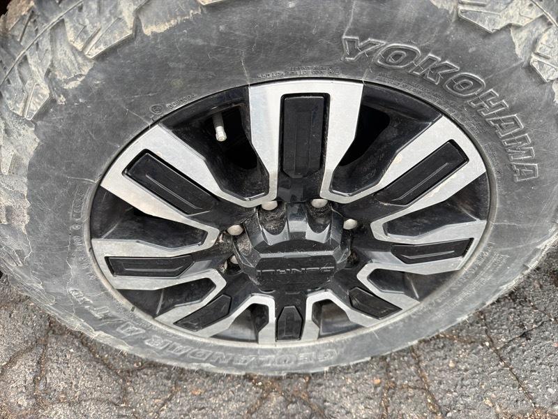 GMC Sierra 3500HD Denali Ultimate Crew Cab 4WD 2024