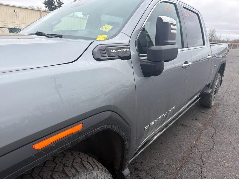 GMC Sierra 3500HD Denali Ultimate Crew Cab 4WD 2024
