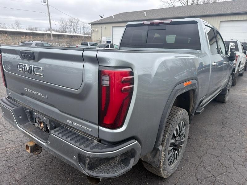 GMC Sierra 3500HD Denali Ultimate Crew Cab 4WD 2024