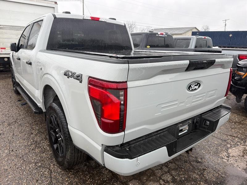 Ford F-150 STX SuperCrew 4WD 2024