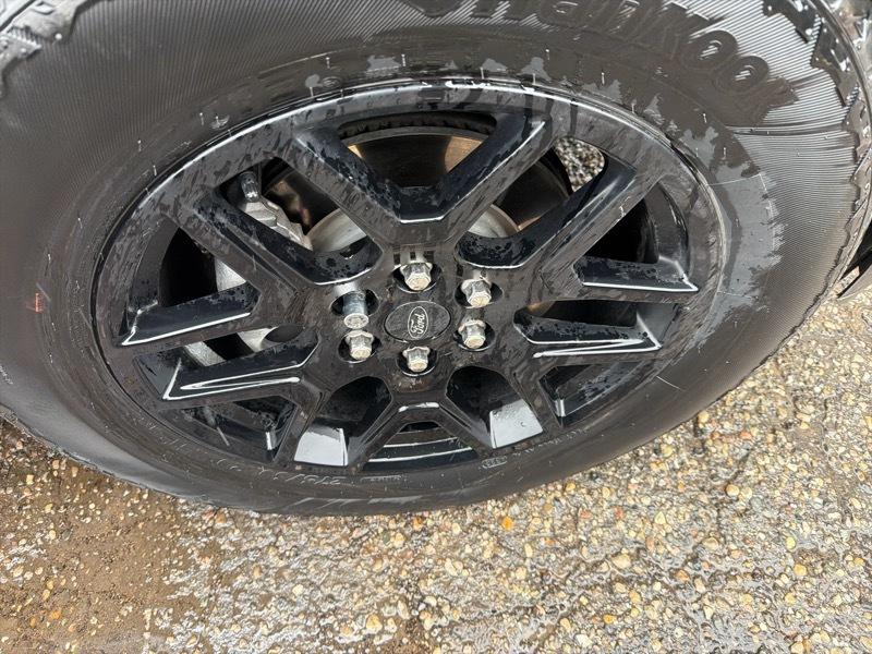 Ford F-150 STX SuperCrew 4WD 2024