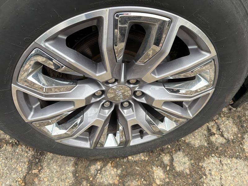 GMC Sierra 1500 Denali Crew Cab Short Box 4WD 2023