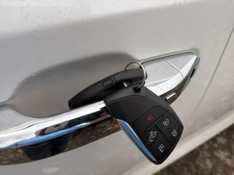 GMC Sierra 1500 Denali Crew Cab Short Box 4WD 2023