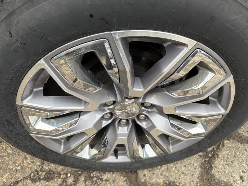 GMC Sierra 1500 Denali Crew Cab Short Box 4WD 2023