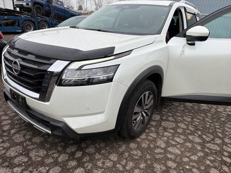 2023 Nissan Pathfinder SL 4WD