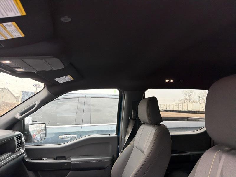 Ford F-150 STX SuperCrew 4WD 2025