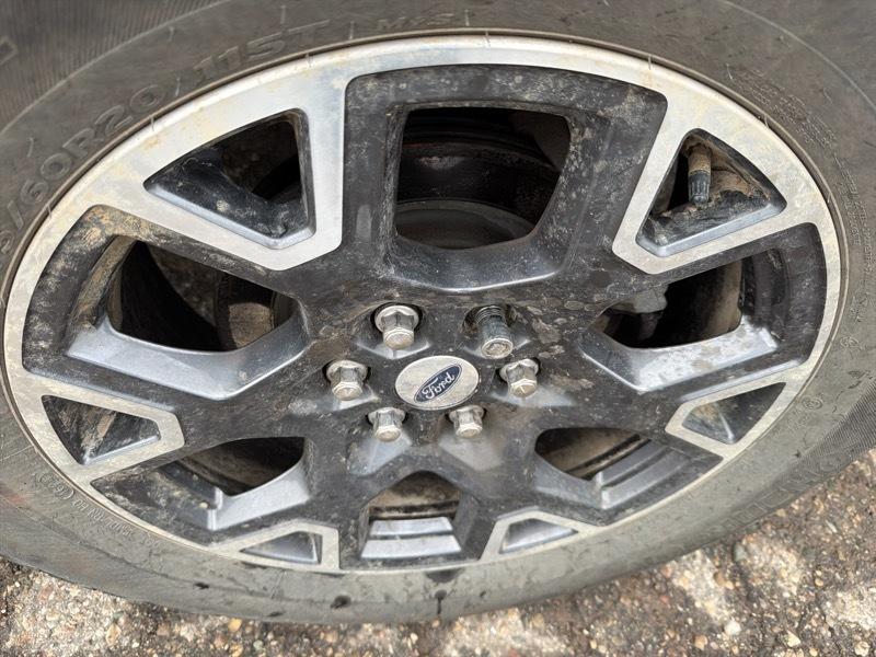 Ford F-150 STX SuperCrew 4WD 2025