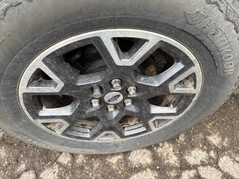 Ford F-150 STX SuperCrew 4WD 2025