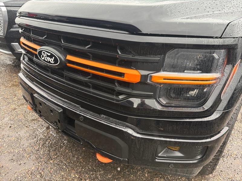 Ford F-150 XLT SuperCrew 4WD 2025