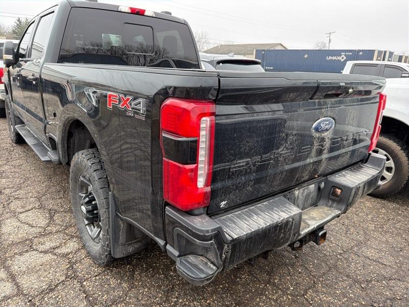 Ford F-250 SD XLT Crew Cab 4WD 2023