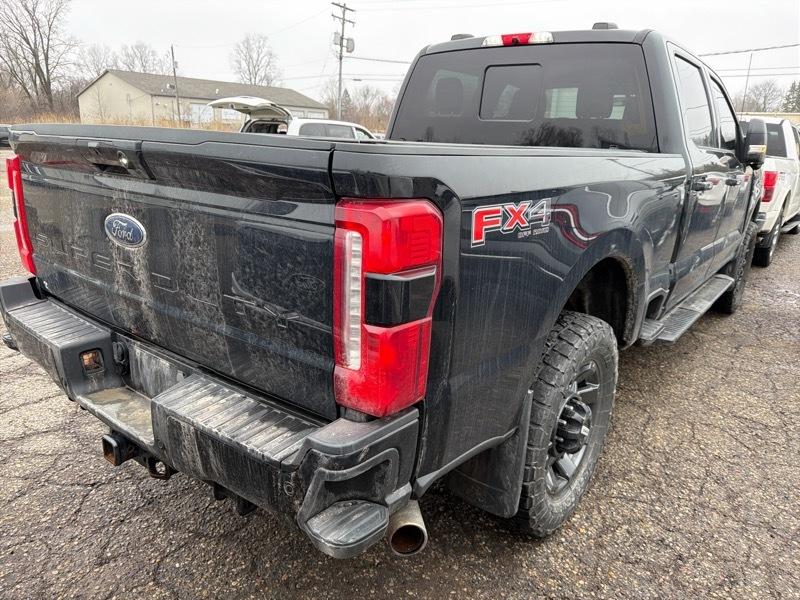 Ford F-250 SD XLT Crew Cab 4WD 2023