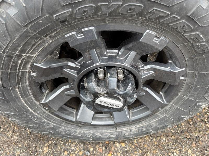 Ford F-250 SD XLT Crew Cab 4WD 2023