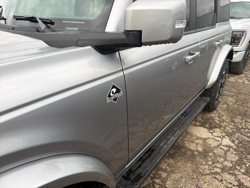 Ford Bronco Outer Banks 4-Door 2024