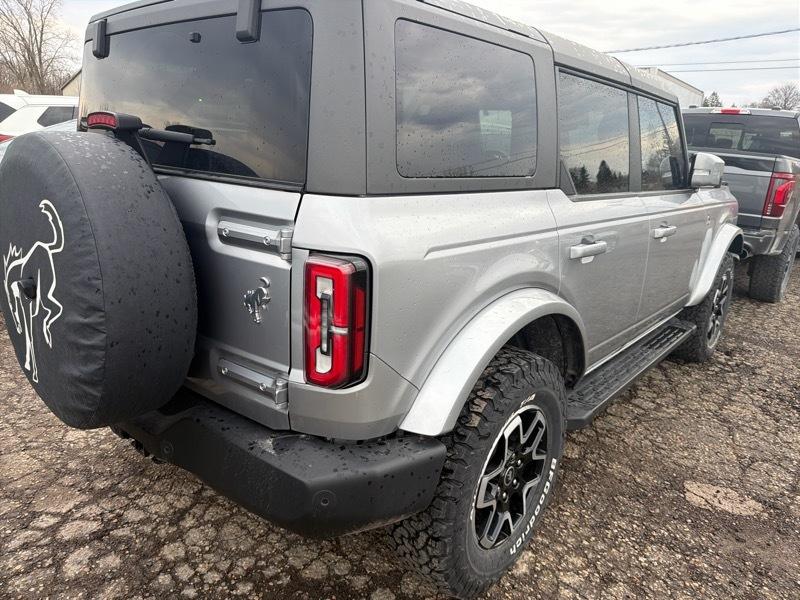 Ford Bronco Outer Banks 4-Door 2024